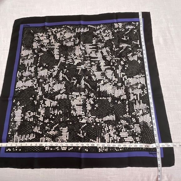 Sinequanone Paris Black White Geometric Print Silk Scarf Signed Hand-rolled NEW - Picture 7 of 15